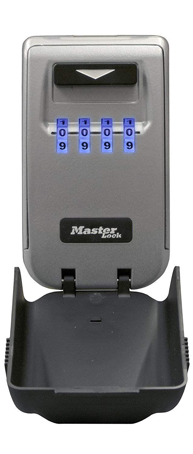 Boite à clés sécurisée MASTER LOCK. Rétroéclairée, avec support mural. Partagez vos clés en toute sécurité grâce à une combinaison d’ouverture de porte de 4 chiffres
