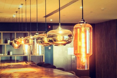 Créez une atmosphère unique avec les luminaires design d'intérieur