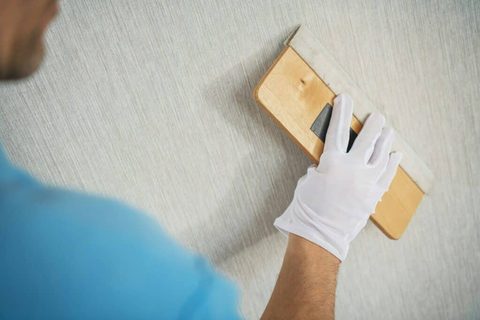 Comment réussir l'installation de votre papier peint : astuces et conseils
