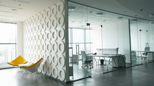 Optimiser l’espace de travail avec des solutions de mobilier modulable
