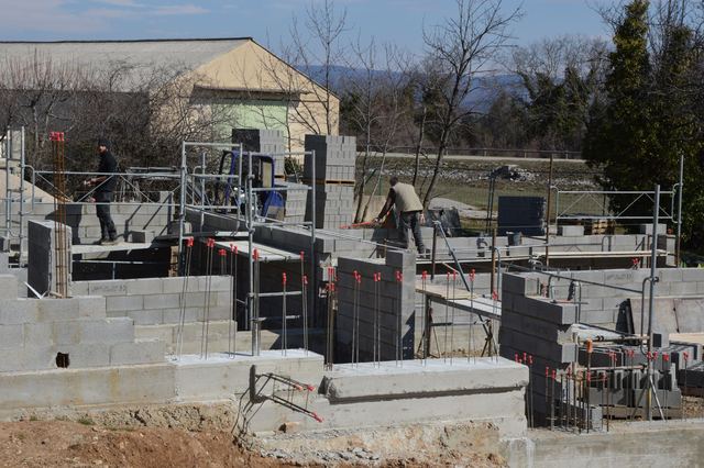 Fixer dans le béton cellulaire sans arracher le support