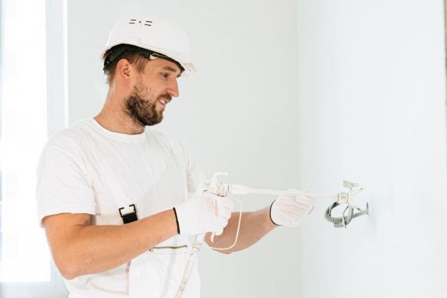 Joint silicone de douche noirci : le remplacer proprement, étape par étape