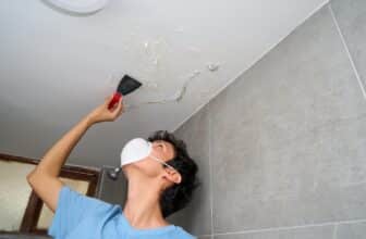 Stop au salpêtre sur les murs : traitement, prévention et conseils