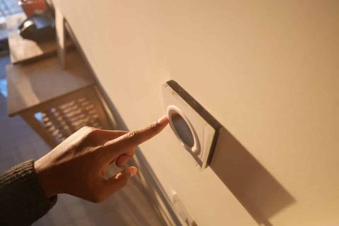 Bouton poussoir fonctionnement et rôle dans un système KNX