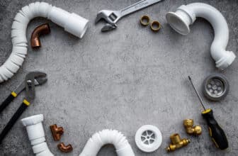 Professionnels de la plomberie : pourquoi faire vos achats sur un site expert ?