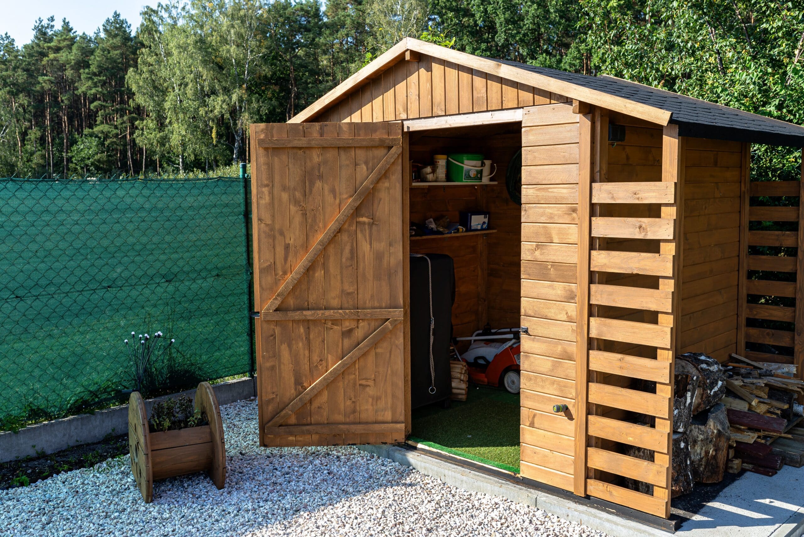 Abri de jardin en bois : guide pour bien choisir en 2026