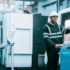Optimiser la manutention en atelier avec un portique mobile