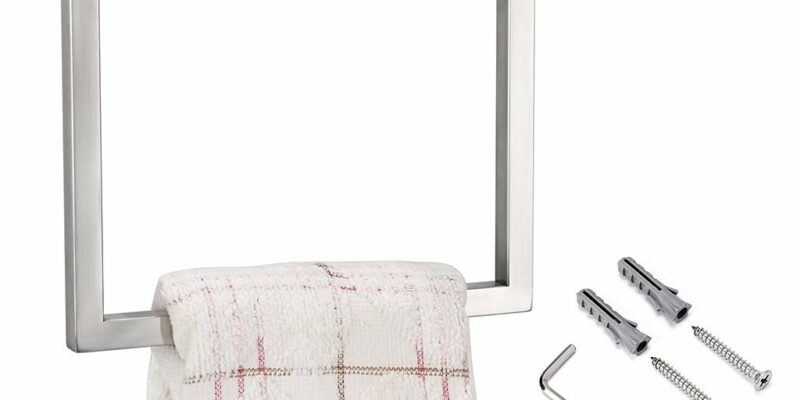 Anneau de porte serviette mural. Carré, en acier inox. Dimensions : 13cm*16cm. Couleur argent